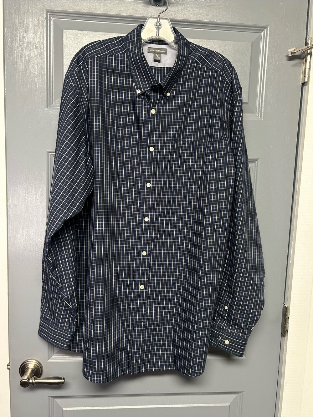 EDDIE BAUER WRINKLE FREE RELAXED FIT Cotton button down blue:white shirt. Sz XLT
